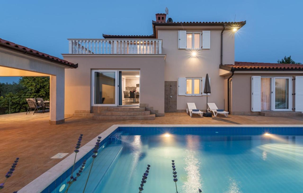 Villa Buroli With Pool, Sauna And Jacuzzi Eksteriør billede