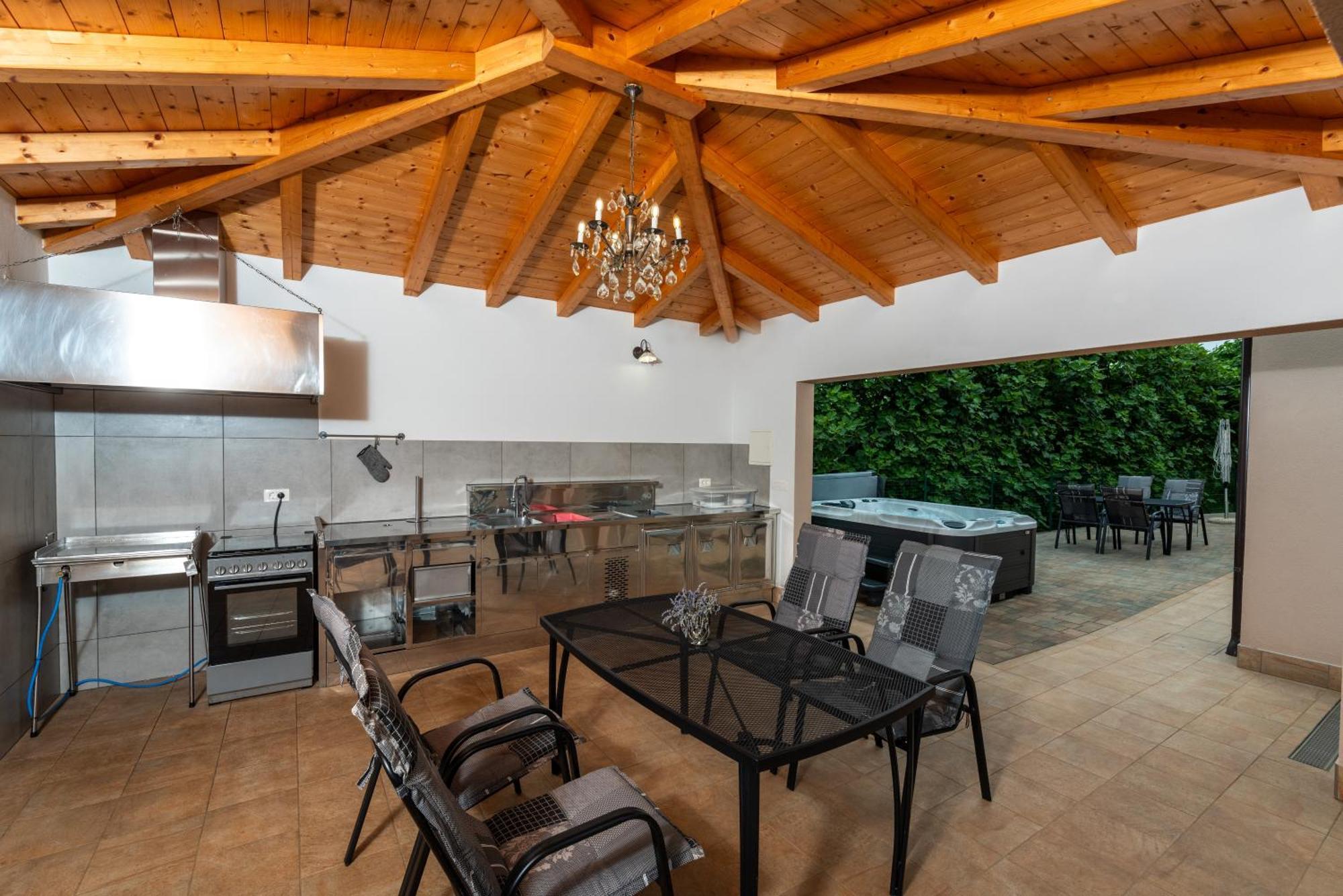 Villa Buroli With Pool, Sauna And Jacuzzi Eksteriør billede